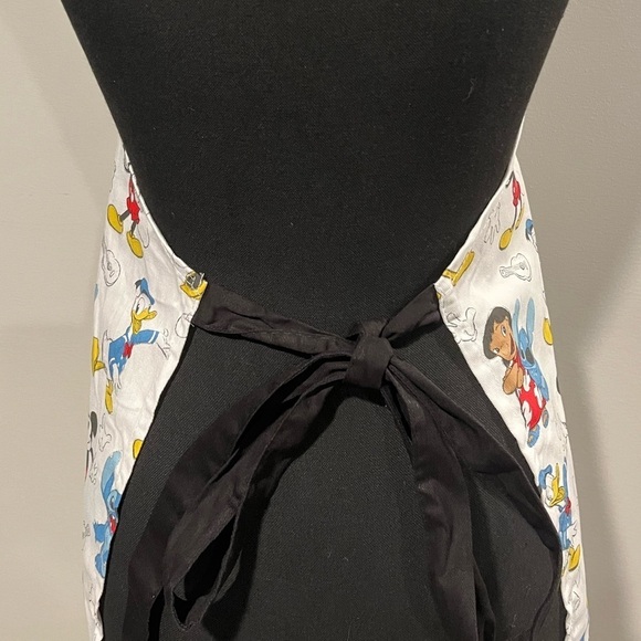 Disney Character Kitchen Apron Features Mickey Minnie Donald Winnie Alice Stitch - Picture 2 of 8